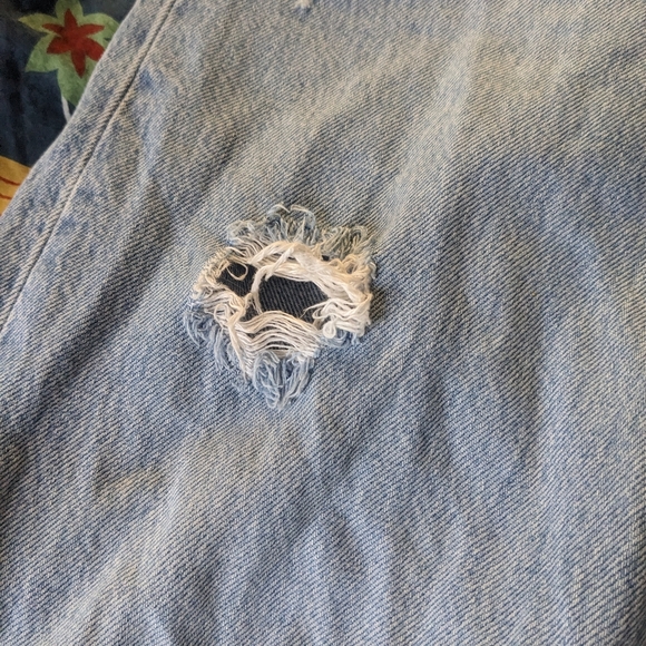 Levi's 501 Distressed Light Wash Cropped Jean High Waisted - Picture 11 of 13